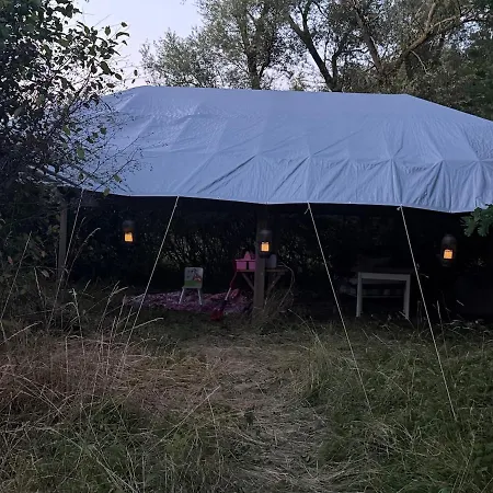 Doppelbett In Der Villa Mit 3000 M2 Garten Und Wald *