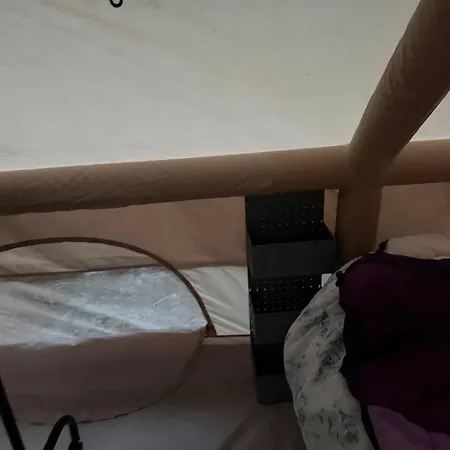 Doppelbett In Der Villa Mit 3000 M2 Garten Und Wald *