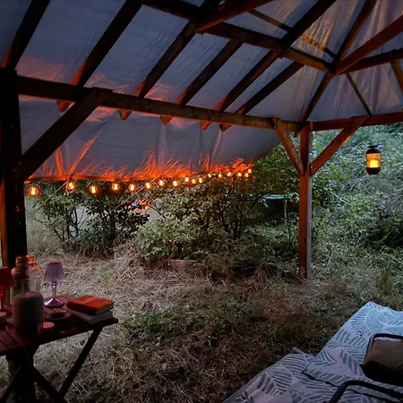 Doppelbett In Der Villa Mit 3000 M2 Garten Und Wald Campsite Wittstock