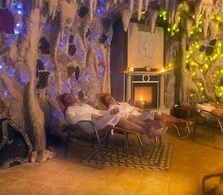 Doppelbett In Der Villa Mit 3000 M2 Garten Und Wald *