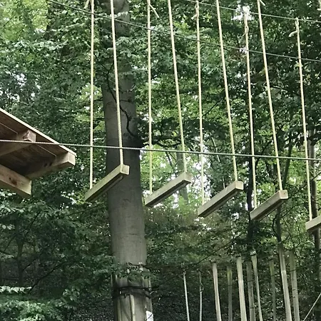 Campsite Doppelbett In Der Villa Mit 3000 M2 Garten Und Wald